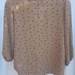 Adrienne Vittadini Women's Tan Polka Dot Blouse with Pockets Small